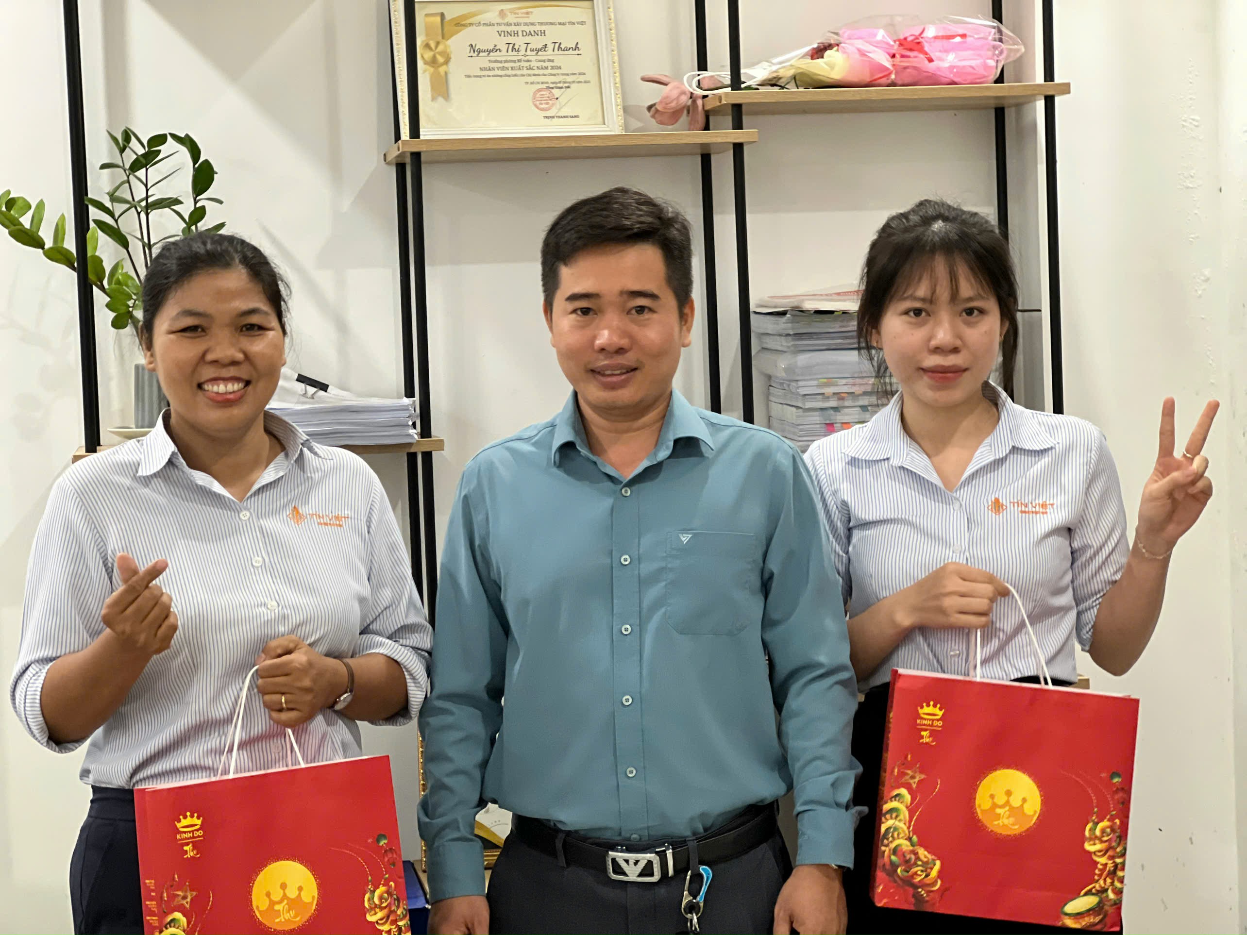 TÍN VIỆT TRAO GỬI YÊU THƯƠNG MÙA TRUNG THU 2025